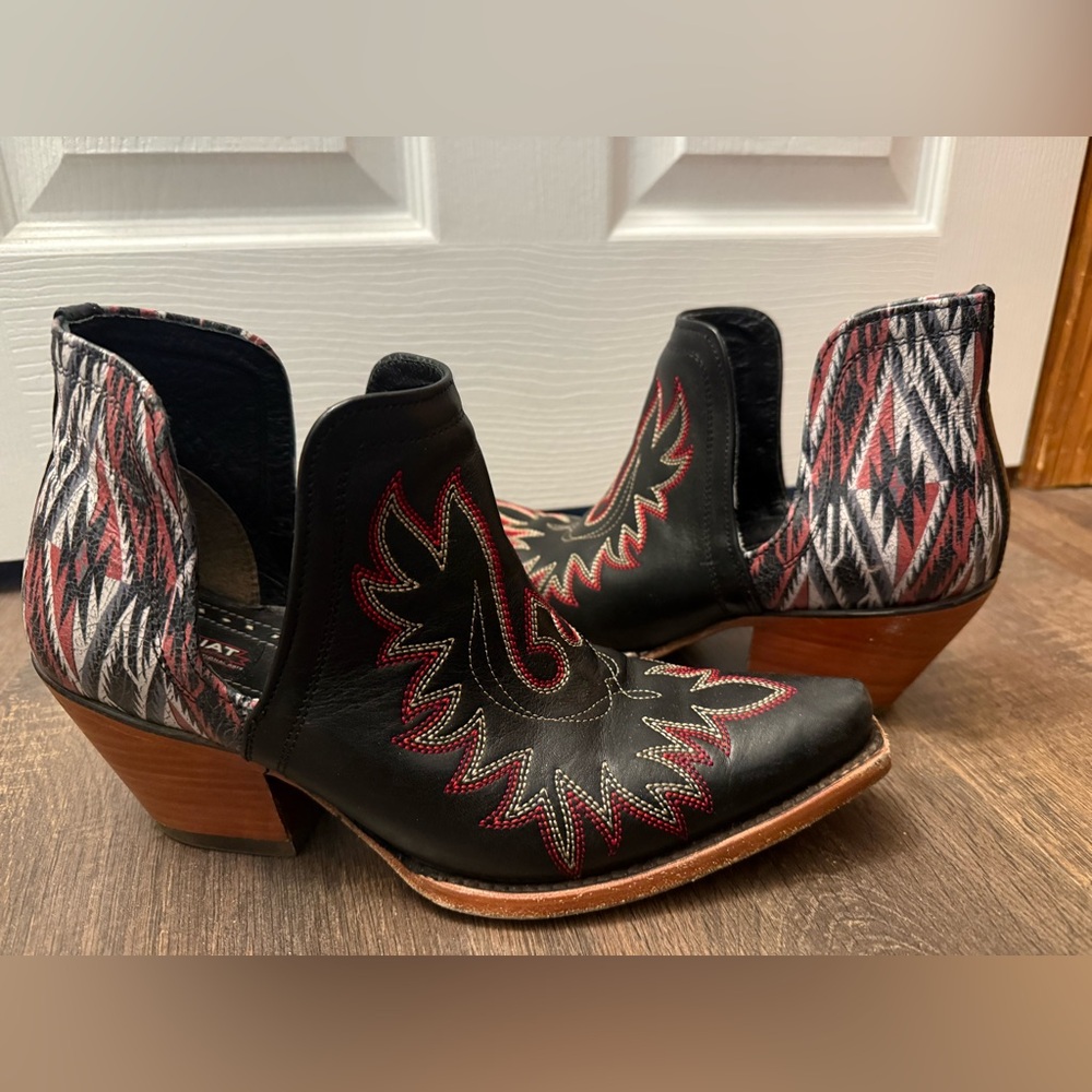 Ariat Dixon Women's Black and Red Western Boots size 9